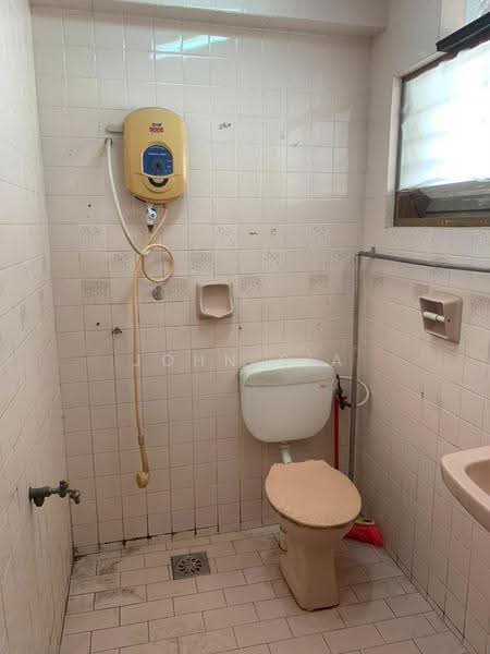 2-storey Terraced House for Rent in Taman Perling (Perling) - John Sia - Bathroom - PropertyGuru.com.my