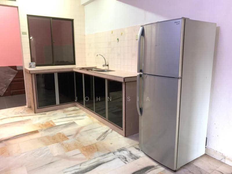 2-storey Terraced House for Rent in Taman Perling (Perling) - John Sia - Kitchen - PropertyGuru.com.my