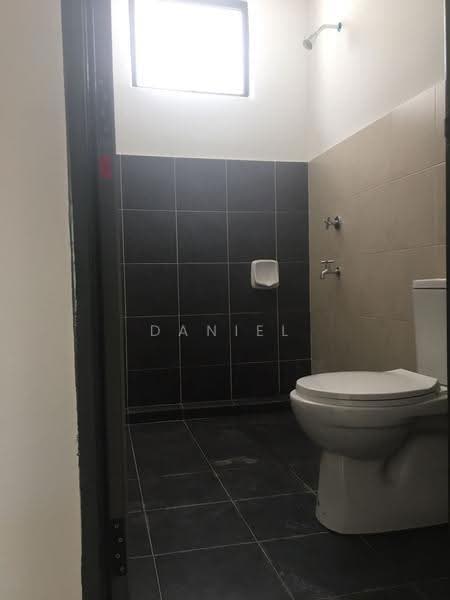 Kedai untuk Dijual di Taman Seri Austin (Tebrau) - Daniel Yong - Bathroom - PropertyGuru.com.my