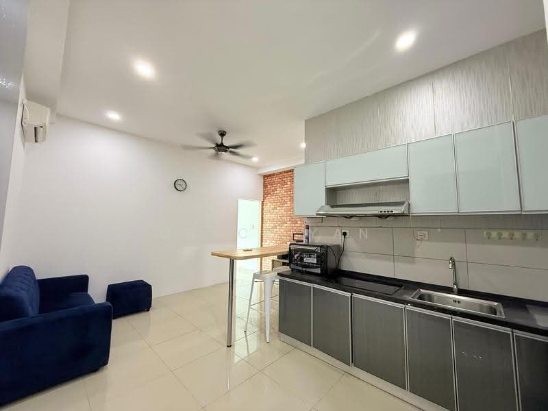 Kediaman Servis untuk Disewa di D'carlton (Residensi Seri Mega) - Grace Yan - Living Room - PropertyGuru.com.my