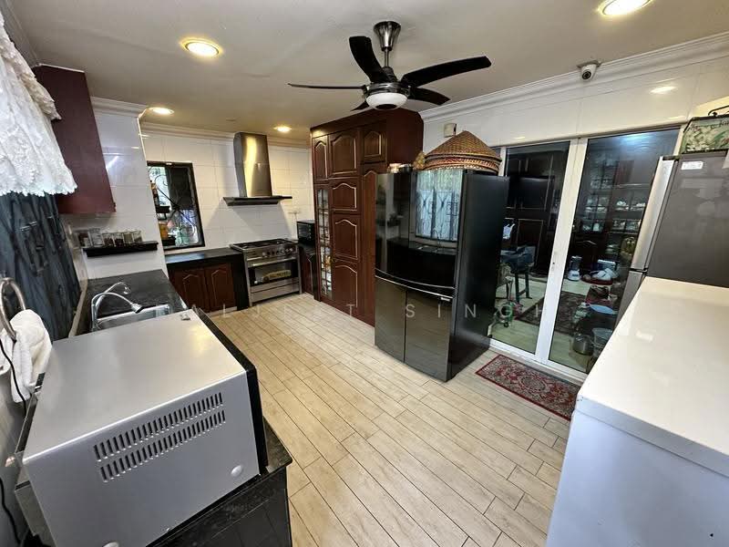Rumah Berkembar untuk Dijual di SS4 (Petaling Jaya) - Baljeet Singh - Kitchen - PropertyGuru.com.my