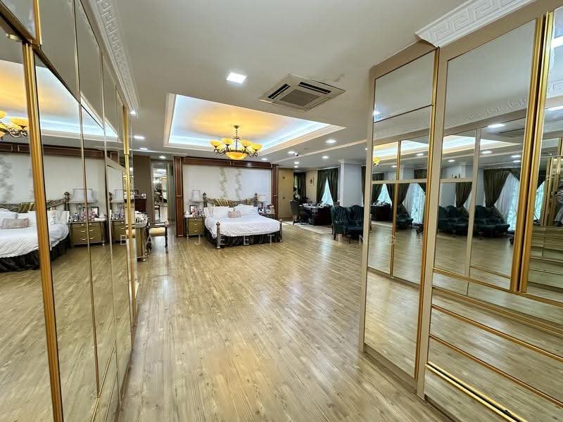 Rumah Berkembar untuk Dijual di SS4 (Petaling Jaya) - Baljeet Singh - Master Bedroom - PropertyGuru.com.my