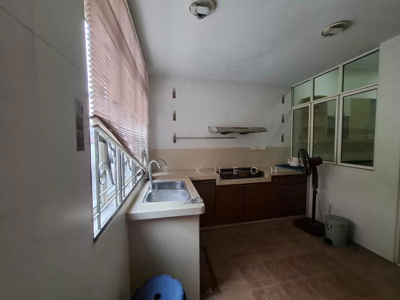 2-storey Terraced House for Sale in Desa Ria (Sungai Ara) - Mike Kheoh - Kitchen - PropertyGuru.com.my
