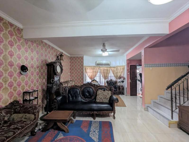 Rumah Teres 2-Tingkat untuk Dijual di Desa Latania (Shah Alam) - Mohd Adryzam - Living Room - PropertyGuru.com.my