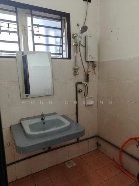 Rumah Bandar untuk Disewa di Johor Bahru (Johor) - Hong Charng Lee - Bathroom - PropertyGuru.com.my