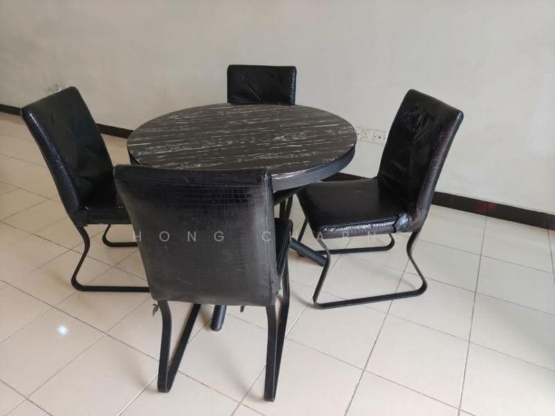 Rumah Bandar untuk Disewa di Johor Bahru (Johor) - Hong Charng Lee - Dining Room - PropertyGuru.com.my