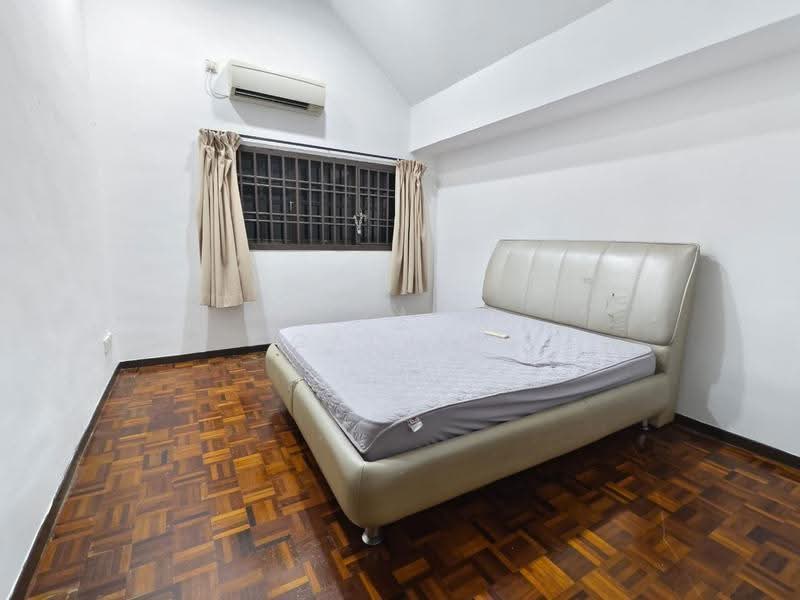 Rumah Teres 1.5-Tingkat untuk Dijual di Taman Pelangi Indah (Ulu Tiram) - Calvin Wong - Bedroom - PropertyGuru.com.my