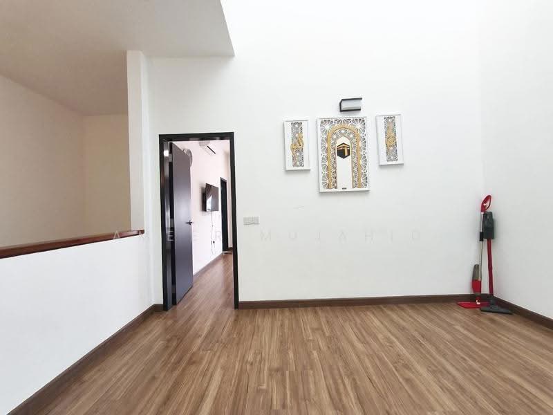 Rumah Teres 2-Tingkat untuk Disewa di Dengkil (Selangor) - Ameer Mujahid - Living Room - PropertyGuru.com.my