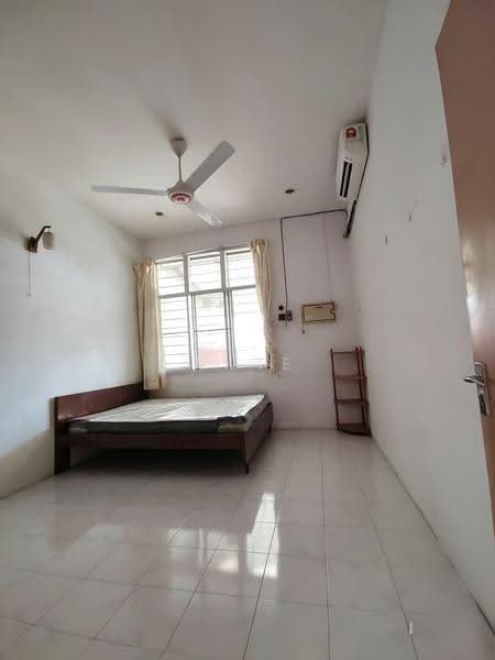 Rumah Teres 1-Tingkat untuk Dijual di Taman Canning (Ipoh) - Amie Chong - Bedroom - PropertyGuru.com.my
