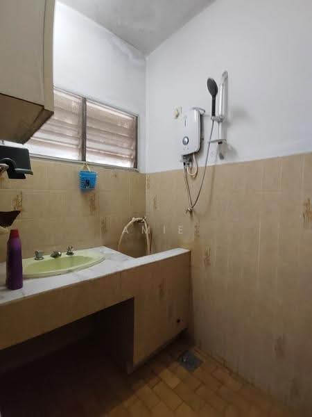 Rumah Teres 1-Tingkat untuk Dijual di Taman Canning (Ipoh) - Amie Chong - Bathroom - PropertyGuru.com.my