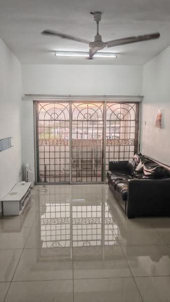 Pangsapuri untuk Dijual di Wira Apartment, Taman Tun Perak - Amy Lim - Living Room - PropertyGuru.com.my
