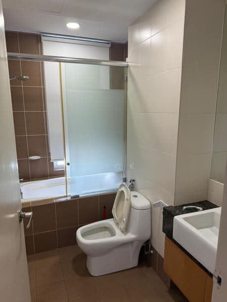 Kondominium untuk Dijual di 10 Island Resort - Jack Law - Bathroom - PropertyGuru.com.my