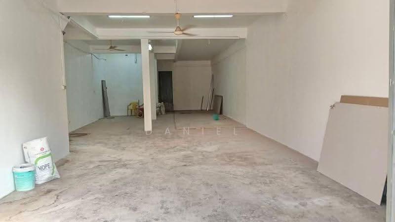 Shop for Rent in Taman Tasek (Johor Bahru) - Daniel Yong - Interior - PropertyGuru.com.my