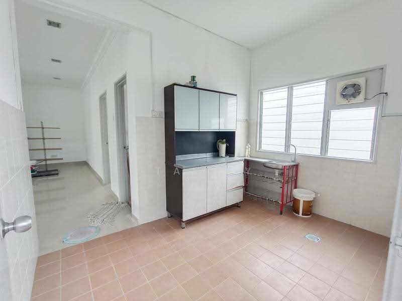 Townhouse for Rent in Taman Saga Emas (Kajang) - Stanley Ooi - Kitchen - PropertyGuru.com.my