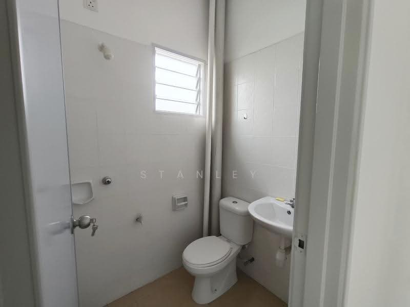 Townhouse for Rent in Taman Saga Emas (Kajang) - Stanley Ooi - Bathroom - PropertyGuru.com.my
