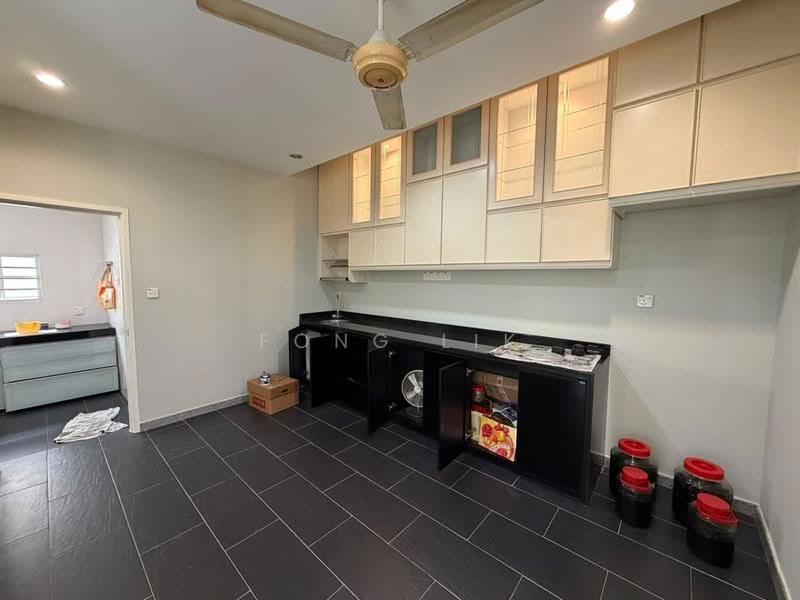 Rumah Teres 2-Tingkat untuk Dijual di Mutiara Rini (Skudai) - Fong Lik - Kitchen - PropertyGuru.com.my