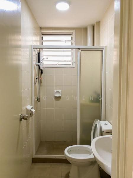 Pangsapuri untuk Dijual di Goodview Heights - Soon Sheng Law - Bathroom - PropertyGuru.com.my