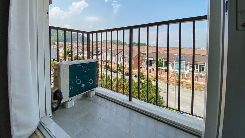 Pangsapuri untuk Dijual di Goodview Heights - Soon Sheng Law - Balcony - PropertyGuru.com.my