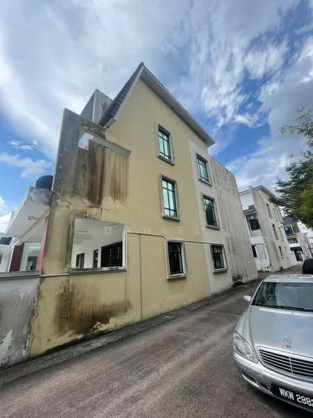 Rumah Teres 2.5-Tingkat untuk Dijual di Taman Kempas Utama (Tebrau) - Daniel Yong - Exterior - PropertyGuru.com.my