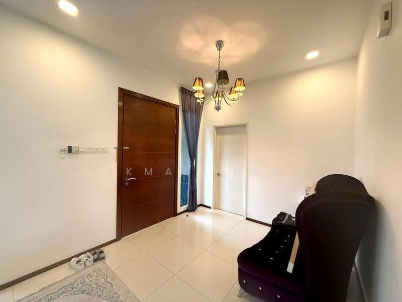 Rumah Berkembar untuk Dijual di Seksyen U9 (Shah Alam) - Akmal Adam - Entrance - PropertyGuru.com.my