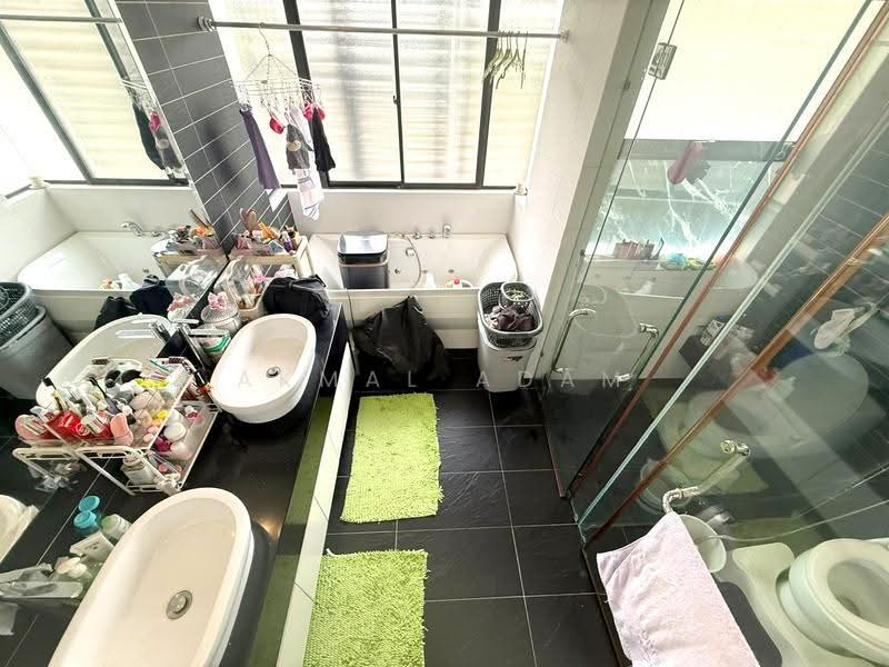 Rumah Berkembar untuk Dijual di Seksyen U9 (Shah Alam) - Akmal Adam - Bathroom - PropertyGuru.com.my