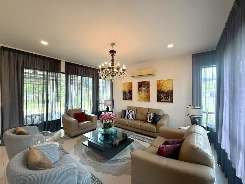 Rumah Berkembar untuk Dijual di Seksyen U9 (Shah Alam) - Akmal Adam - Living Room - PropertyGuru.com.my