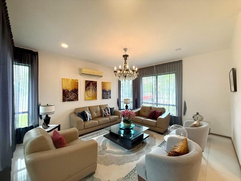 Rumah Berkembar untuk Dijual di Seksyen U9 (Shah Alam) - Akmal Adam - Living Room - PropertyGuru.com.my