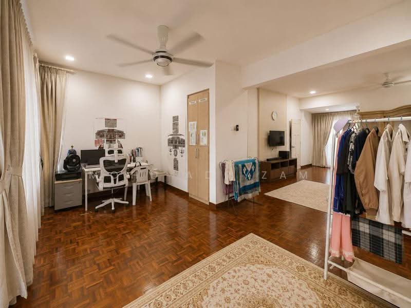 Rumah Teres 2-Tingkat untuk Dijual di Seksyen 8 (Shah Alam) - Mohd Adryzam - Study - PropertyGuru.com.my