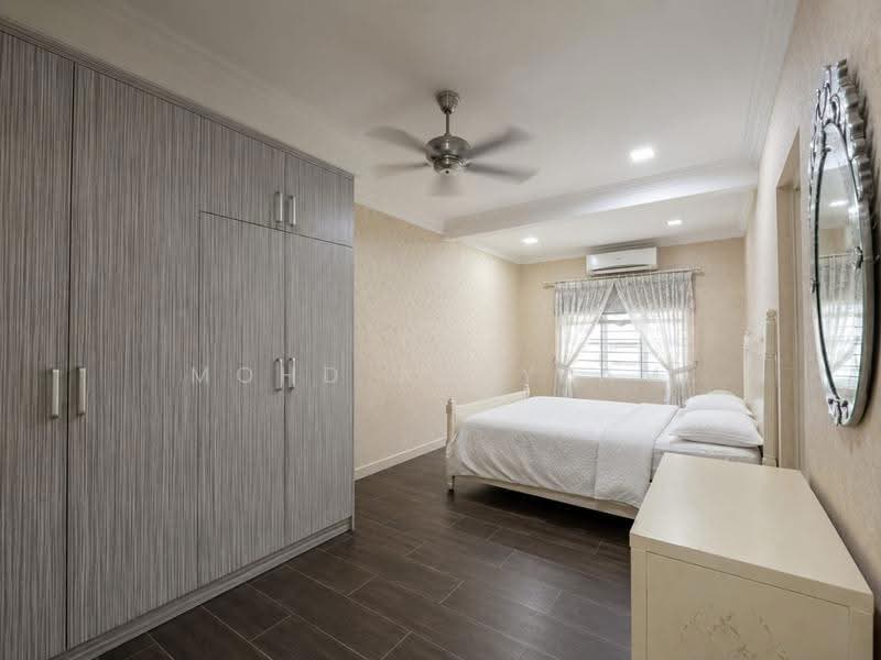 Rumah Teres 2-Tingkat untuk Dijual di Seksyen 8 (Shah Alam) - Mohd Adryzam - Bedroom - PropertyGuru.com.my