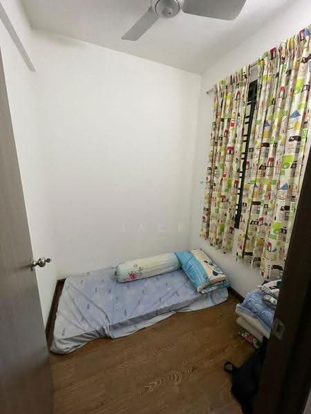 Kediaman Servis untuk Dijual di Country Garden Central Park - Jack Wong - Bedroom - PropertyGuru.com.my