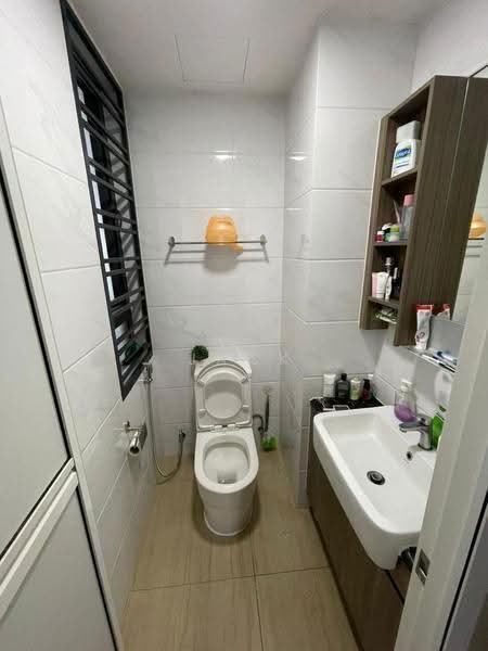 Kediaman Servis untuk Dijual di Country Garden Central Park - Jack Wong - Bathroom - PropertyGuru.com.my