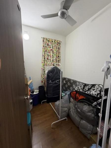 Kediaman Servis untuk Dijual di Country Garden Central Park - Jack Wong - Bedroom - PropertyGuru.com.my