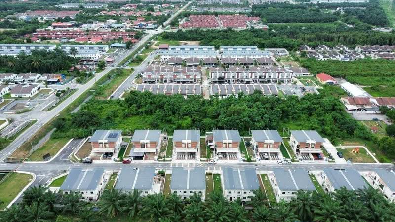 Semi-Detached House for Sale in Seksyen 29 (Shah Alam) - Tasya Ruslan - PropertyGuru.com.my