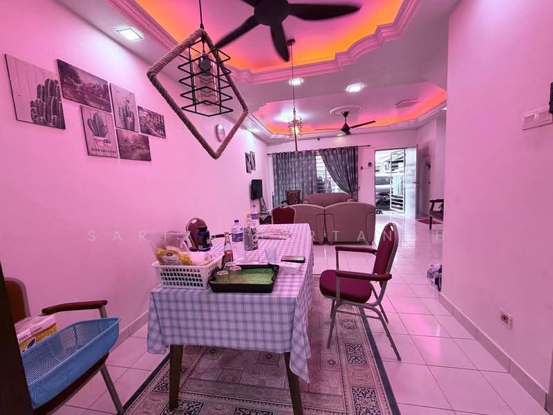 Rumah Teres 2-Tingkat untuk Dijual di Nilai (Negeri Sembilan) - Sariza Hartanah - Living Room - PropertyGuru.com.my