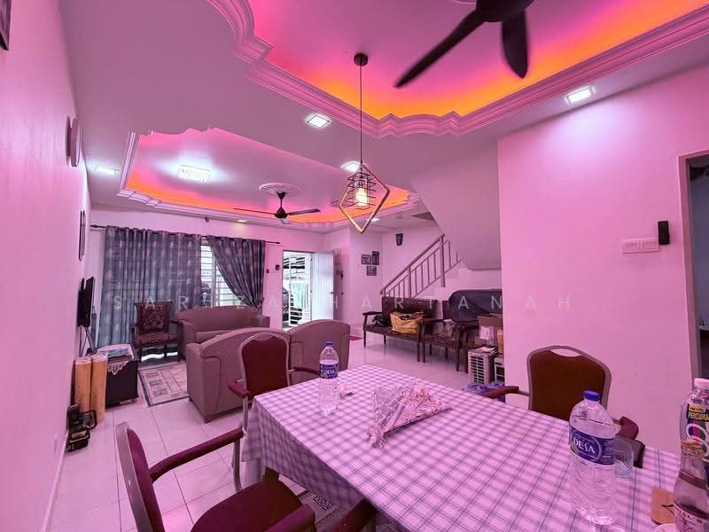 Rumah Teres 2-Tingkat untuk Dijual di Nilai (Negeri Sembilan) - Sariza Hartanah - Living Room - PropertyGuru.com.my