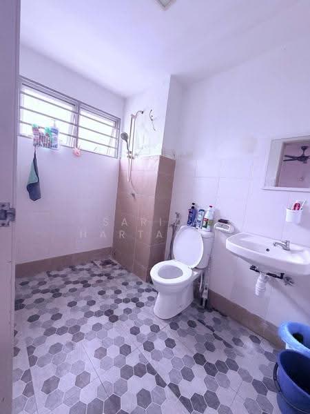 Rumah Teres 2-Tingkat untuk Dijual di Nilai (Negeri Sembilan) - Sariza Hartanah - Bathroom - PropertyGuru.com.my
