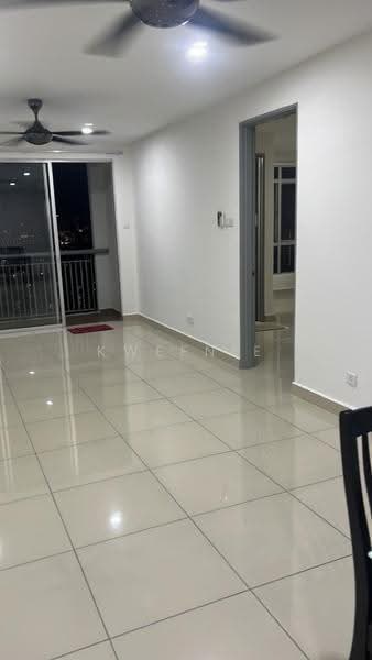 Kondominium untuk Dijual di Suasana Lumayan - Kweenie Chong - Living Room - PropertyGuru.com.my