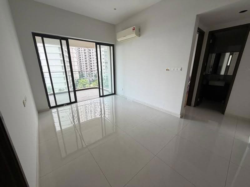 Kondominium untuk Dijual di Bay Point @ Country Garden Danga Bay - Siow Yan Er - Balcony - PropertyGuru.com.my