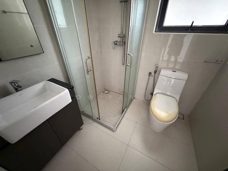 Kondominium untuk Dijual di Bay Point @ Country Garden Danga Bay - Siow Yan Er - Bathroom - PropertyGuru.com.my