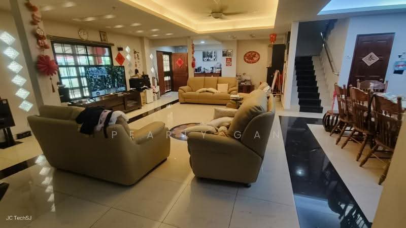 2-storey Terraced House for Sale in Usj 19 (Subang Jaya) - Pearly Gan - Living Room - PropertyGuru.com.my