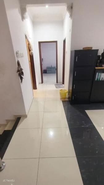 2-storey Terraced House for Sale in Usj 19 (Subang Jaya) - Pearly Gan - Corridor - PropertyGuru.com.my