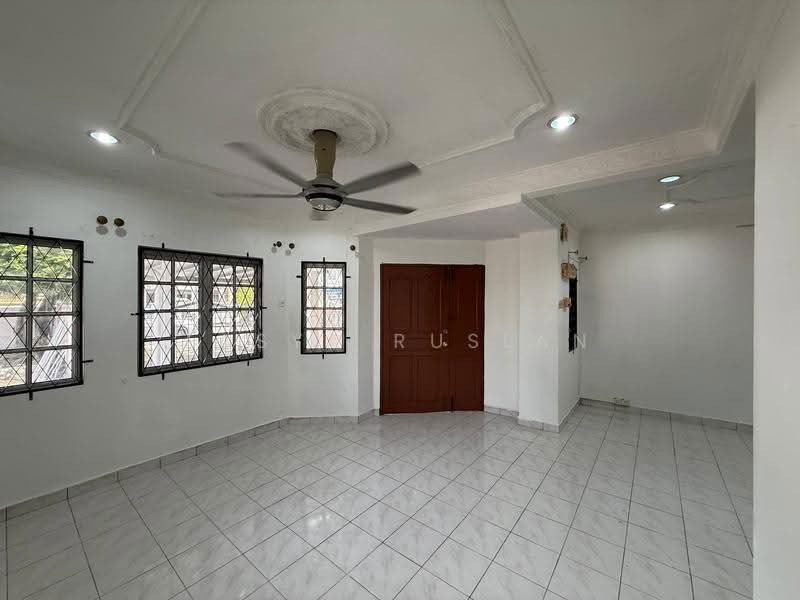 2-storey Terraced House for Sale in Seksyen 4 (Bangi) - Tasya Ruslan - Living Room - PropertyGuru.com.my