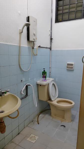 1-storey Terraced House for Rent in Taman Ungku Tun Aminah (Skudai) - Bee Bee - Bathroom - PropertyGuru.com.my