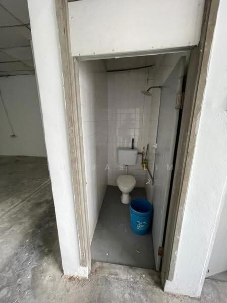 Shop / Office untuk Disewa di Kawasan Perindustrian Klang Utama (Kapar) - Thomas Lim - Bathroom - PropertyGuru.com.my