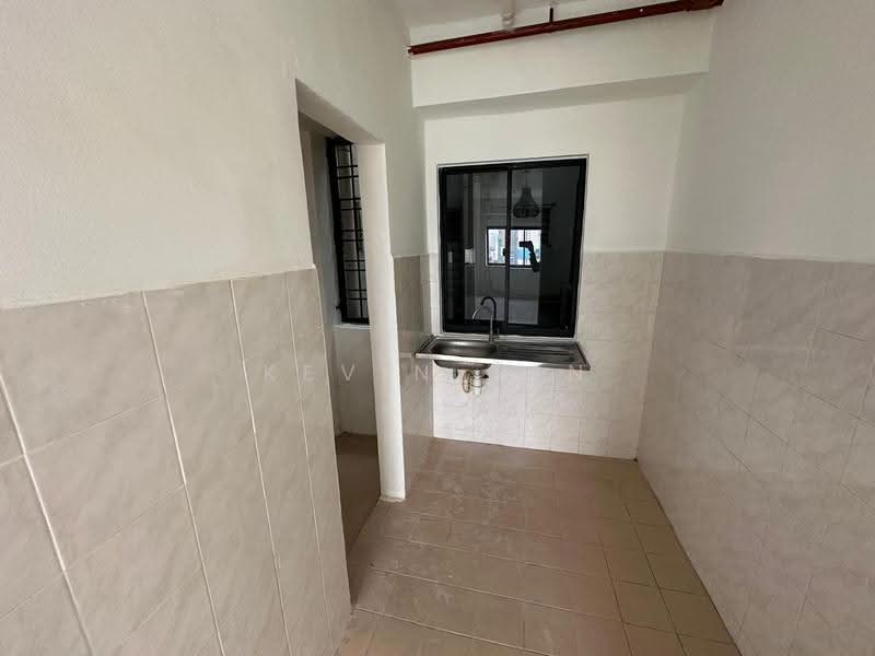 Service Residence for Sale at Villa Mutiara @ Mutiara Kompleks - Kevin Tan - Kitchen - PropertyGuru.com.my
