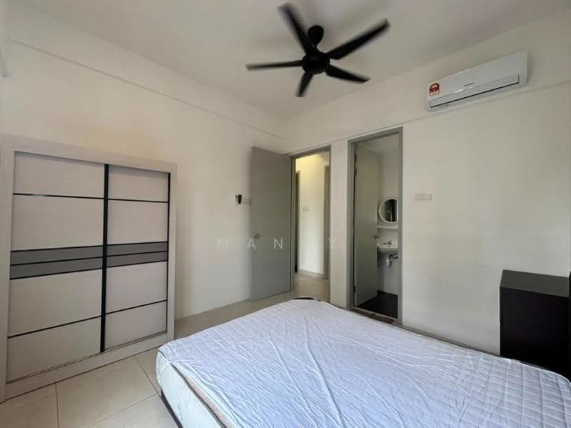 Kediaman Servis untuk Dijual di M Suite @ Desa Park North - Mandy Liew - Bedroom - PropertyGuru.com.my