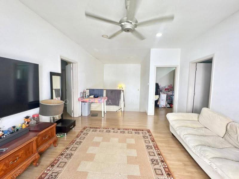Rumah Berkembar untuk Dijual di Taman Cahaya Alam (Shah Alam) - Mohd Adryzam - Living Room - PropertyGuru.com.my