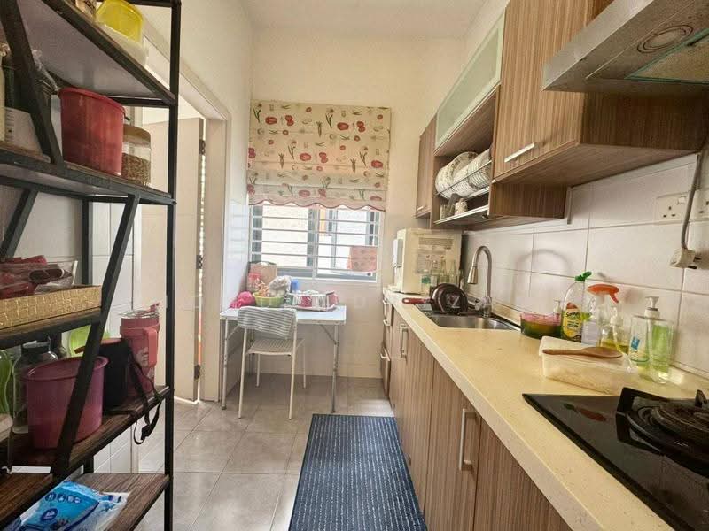 Rumah Berkembar untuk Dijual di Taman Cahaya Alam (Shah Alam) - Mohd Adryzam - Kitchen - PropertyGuru.com.my