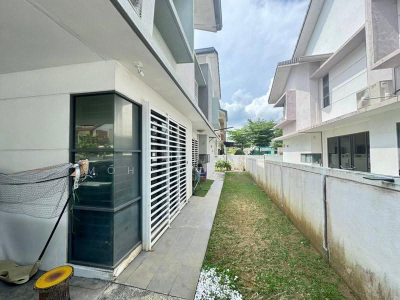 Rumah Berkembar untuk Dijual di Taman Cahaya Alam (Shah Alam) - Mohd Adryzam - Exterior - PropertyGuru.com.my