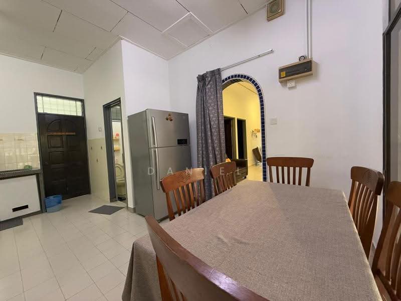 Service Residence for Sale at Palazio - Daniel Yong - Kitchen - PropertyGuru.com.my